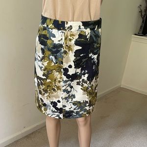 Van Heusen Green Floral Skirt Size:4